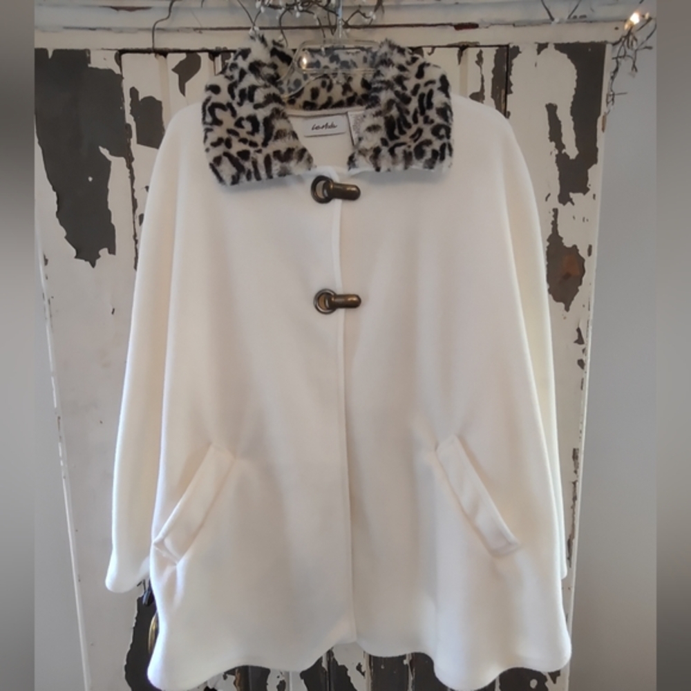 RETRO CAPE W/FAUX FUR, LeMODA BY LORD DANIEL SPORTSWEAR